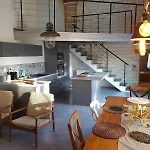 Hébergement de vacances Loft, Clim, Jardin, Piscine, Calme, Parc Expo,